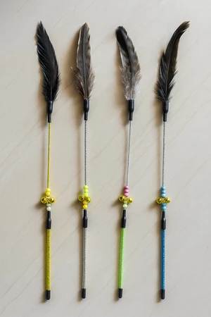 Cat Teaser Wand Toy with Feathers & Bell – Interactive Play Stick for Cats & Kittens