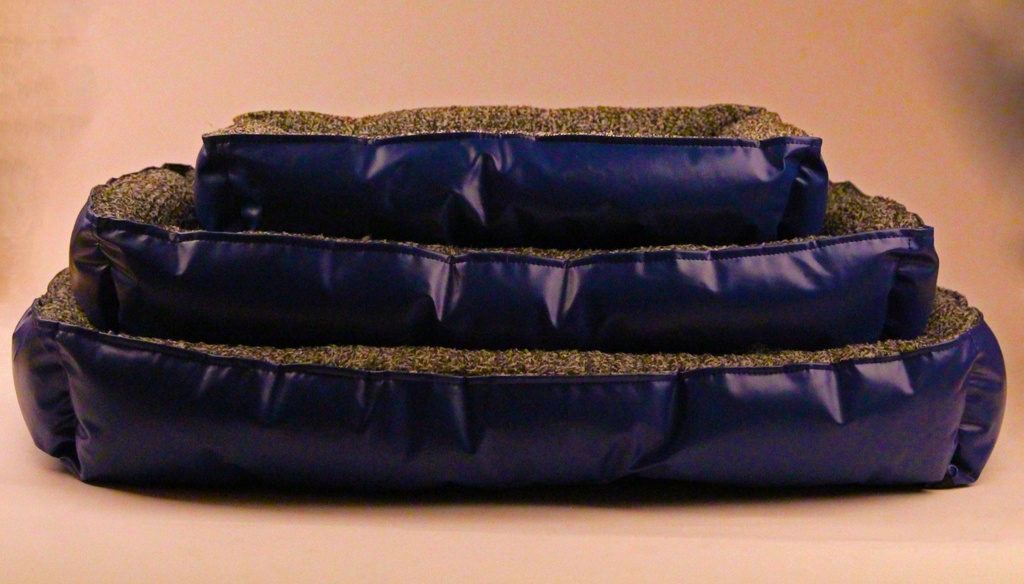 Double Face Pet Bed Medium (85x55x13cm)